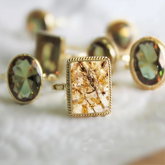 14K massief gouden vintage stijl rechthoek statement ring met gedraaide rand